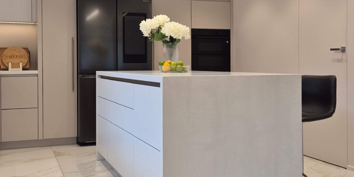 Meble kuchenne Archidom z blatem Neolith Iron frost